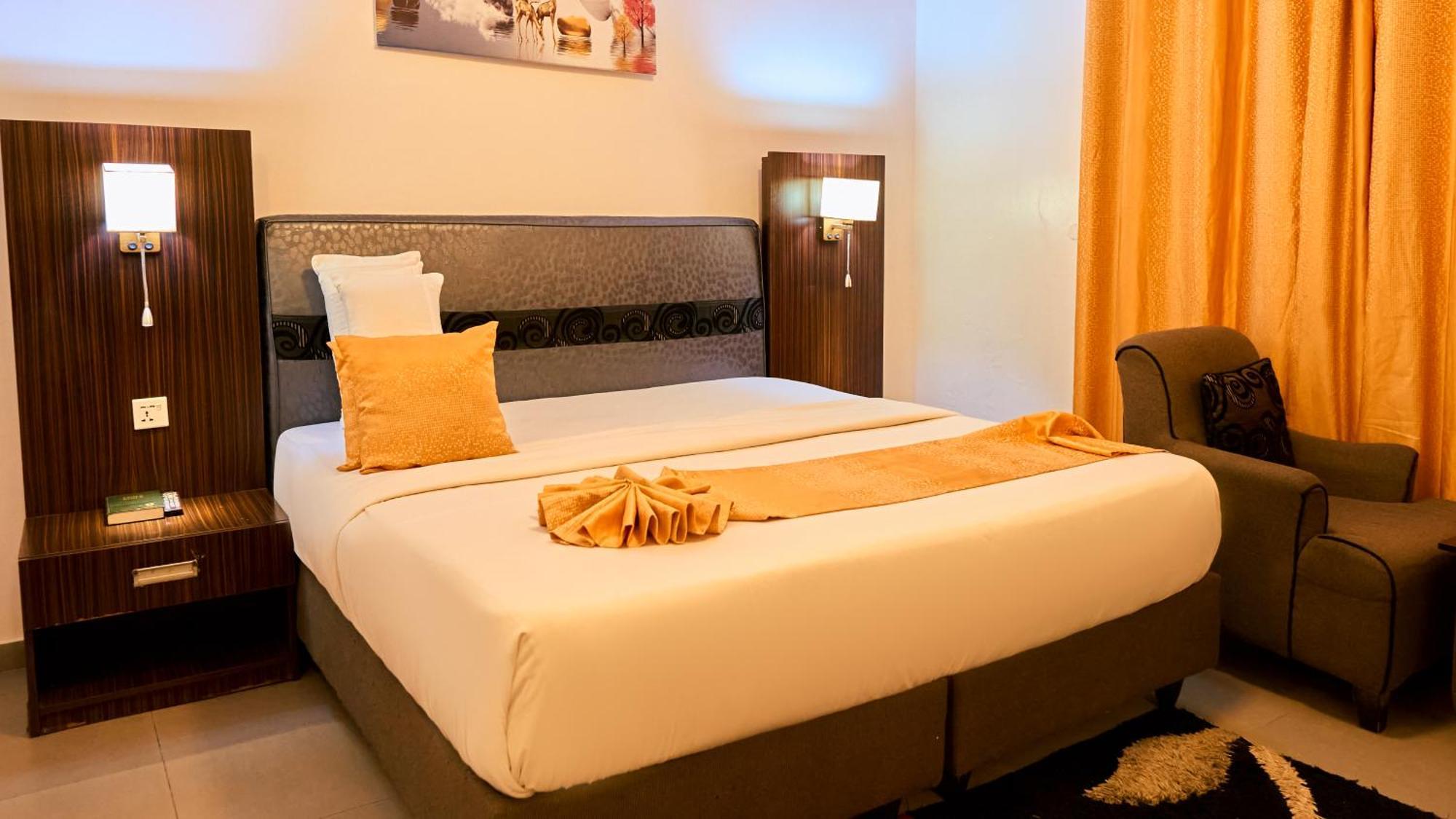 Crownedge Hotels Ікеджа Екстер'єр фото